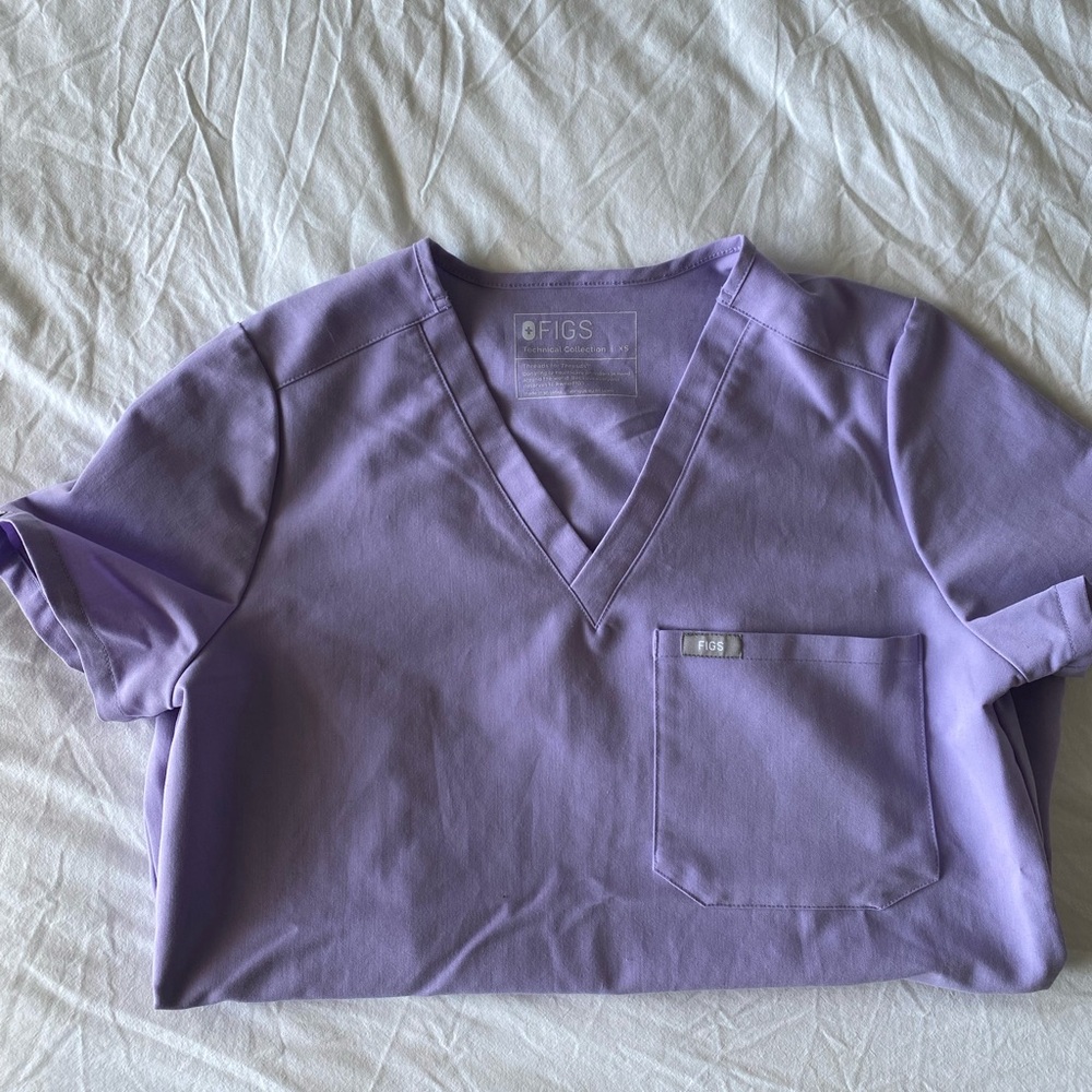 Women’s Figs scrub set